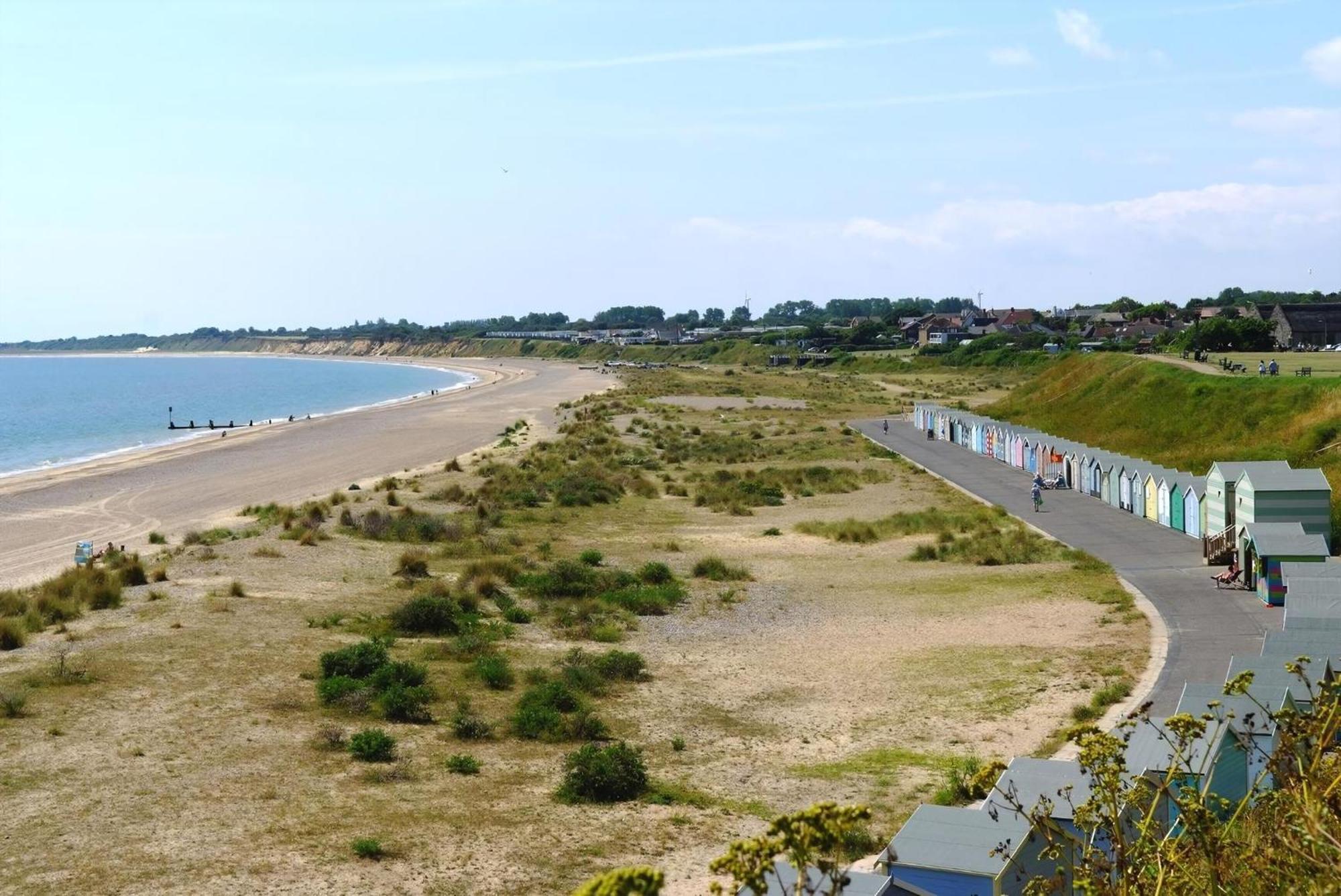 Lovely Caravan With Spacious Decking At North Denes In Suffolk, Ref 40134Nd Lowestoft Exterior foto